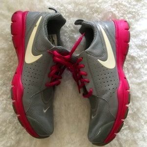 Women's Nike In Season TR Shoes Size 7.5